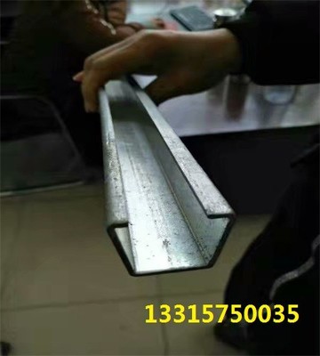 C型钢大棚骨架一片繁忙